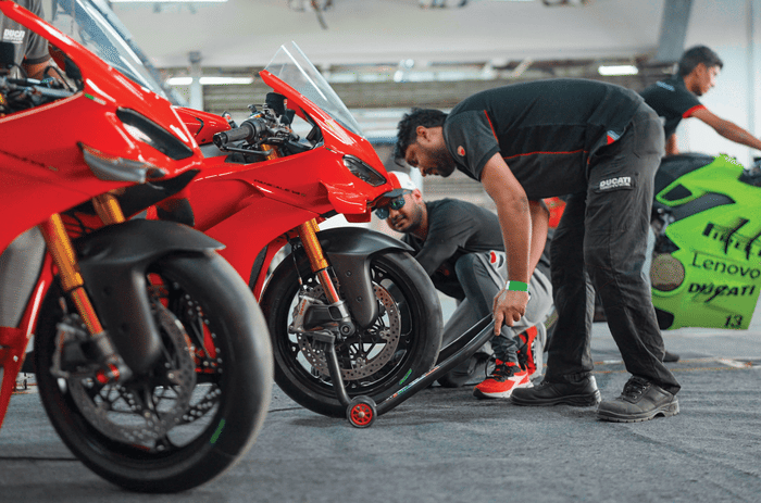 Ducati Panigale V4 S and pit-crew